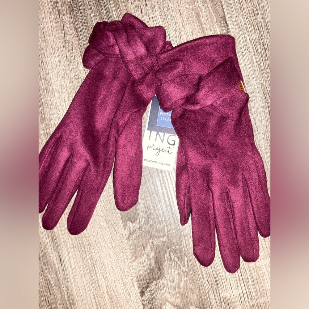 Victoria Leland Suede-Feel Texting Gloves - Burgundy / Wine
